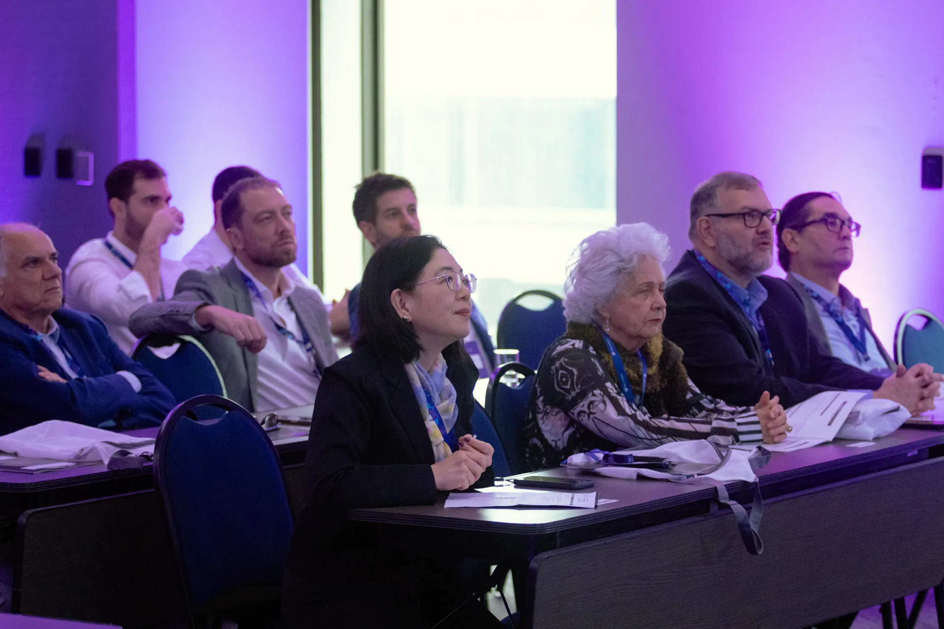 Participantes acompanham uma palestra do III Portal Meeting